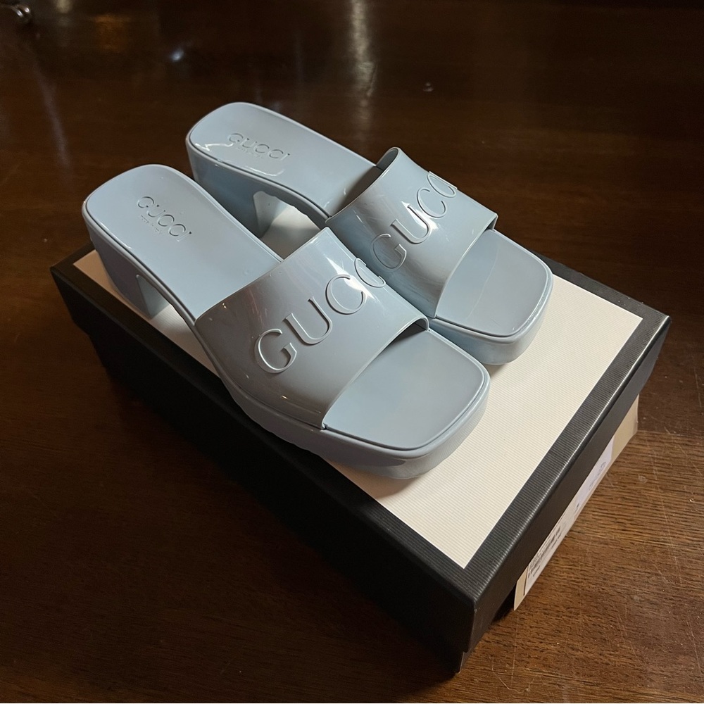 Gucci Periwinkle Rubber Slides